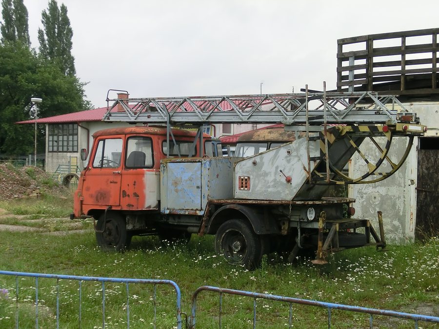 File:Robur-vrak-LO2002 Netřebice-CIMG1461.jpg
