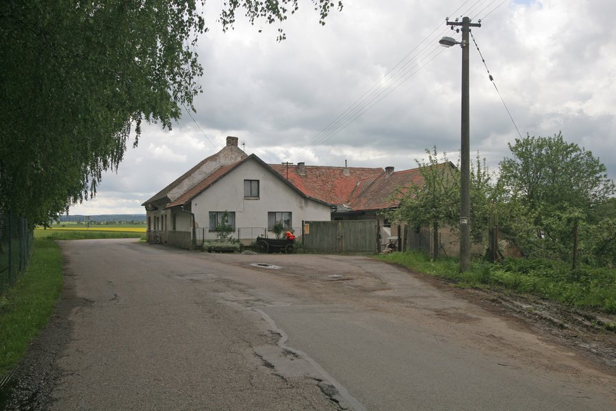 File:Zájezdec hospoda U Kozáků.JPG
