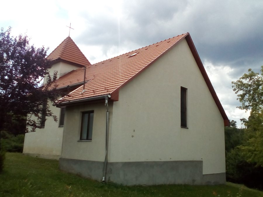 File:Church, Parádóhuta 02.jpg