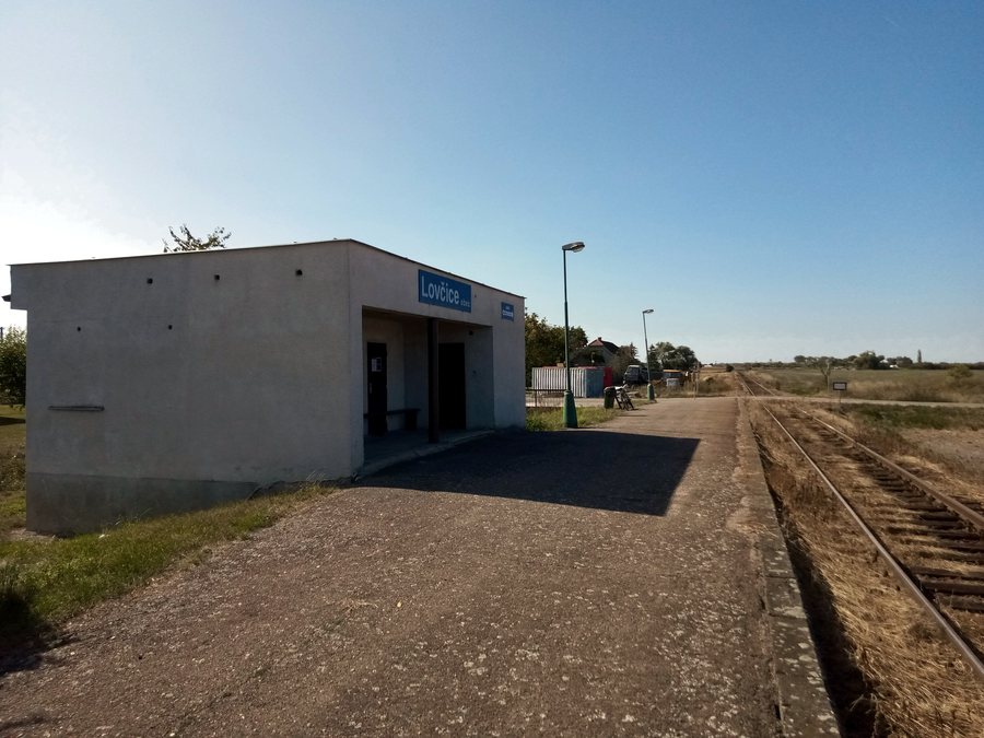 File:Lovčice obec.jpg