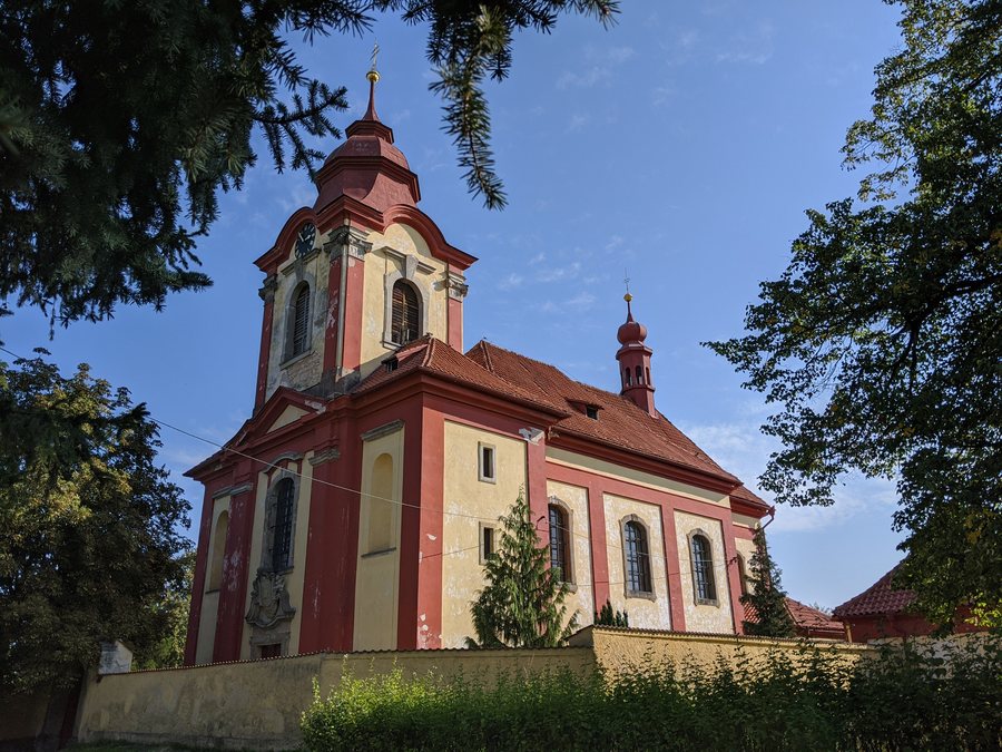 File:Ledčice - areál kostela sv. Václava (stav září 2020) (1).jpg