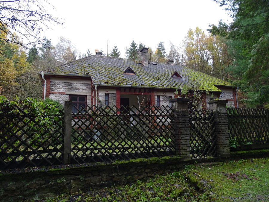 File:Hudlice čp. 97 a 293, u dolu Gabriela (01).jpg