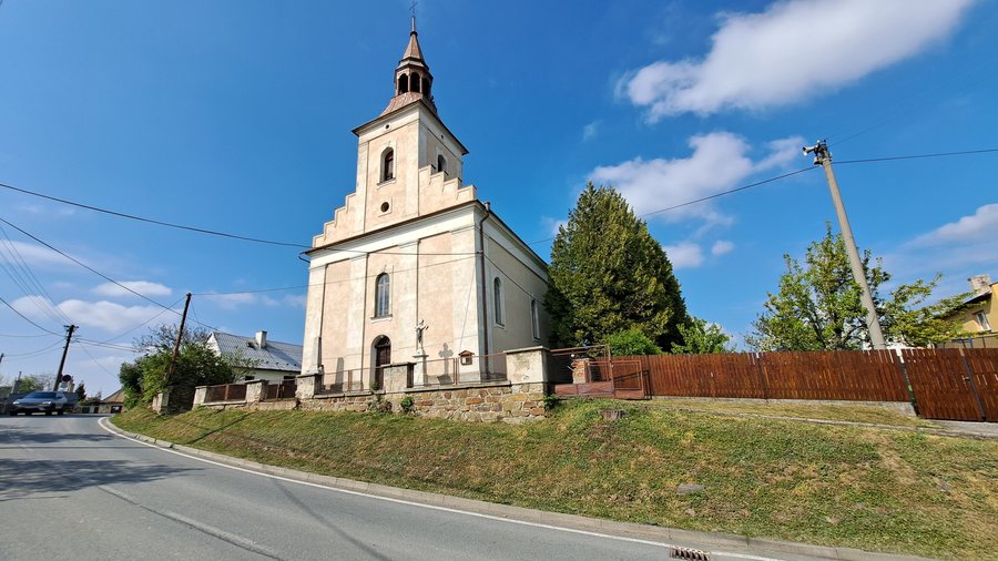 File:Bratříkovice, kostel Panny Marie 01.jpg