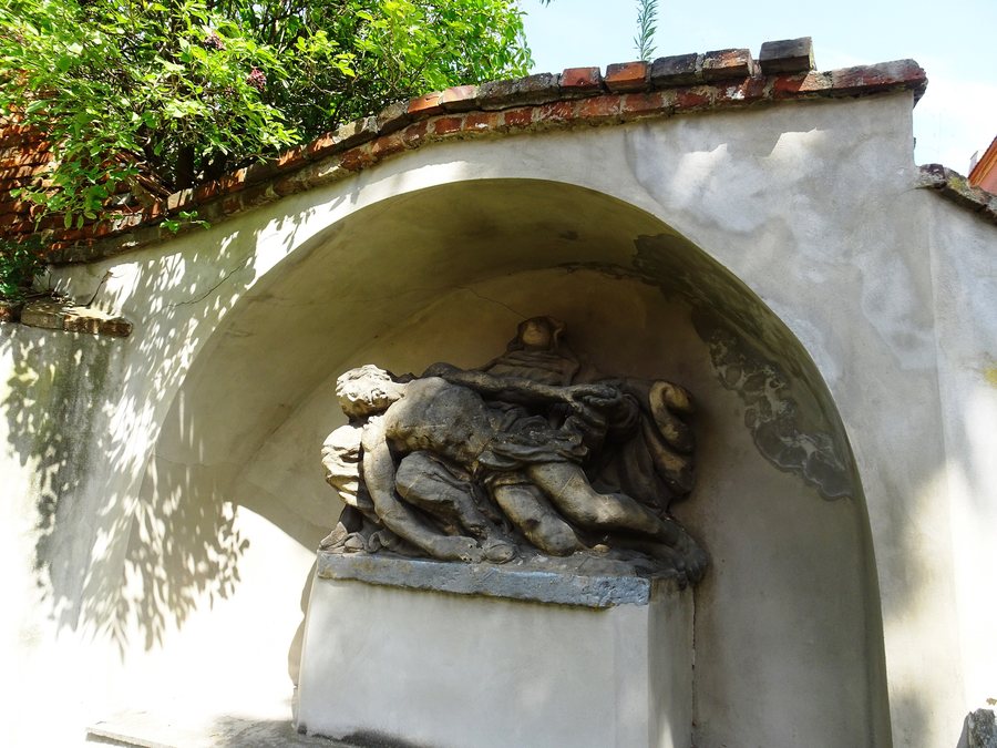 File:Nezamyslice (PV), pieta.jpg