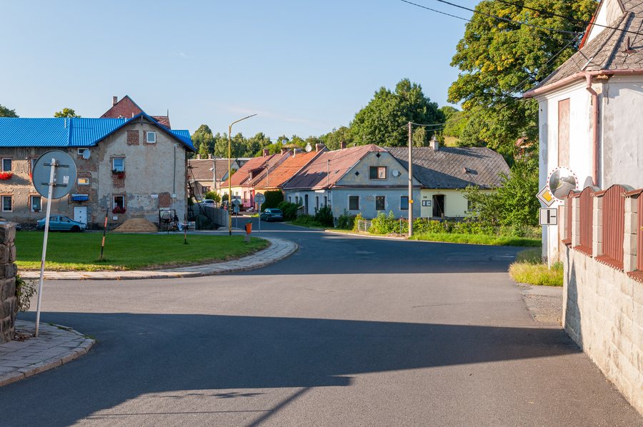 File:Budišov nad Budišovkou - 9. května.jpg