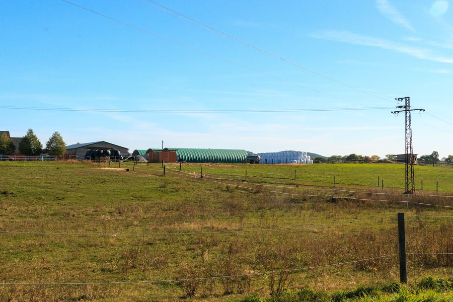 File:Farma Ptýrov.jpg