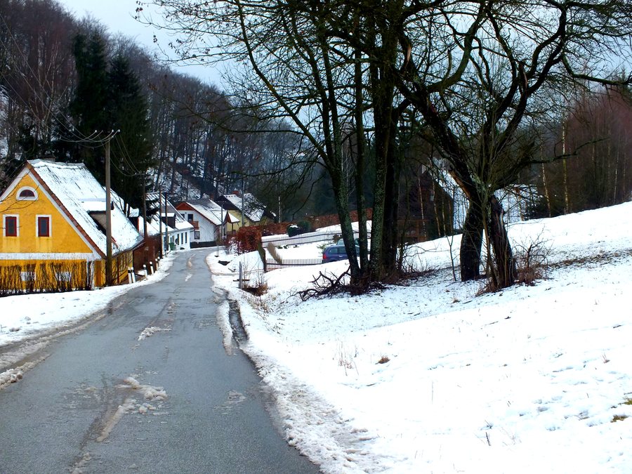 File:Žacléř, Prkenný Důl DSCF0230.jpg