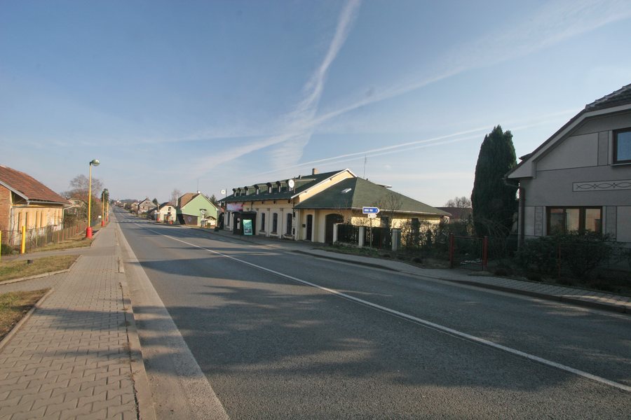 File:Bílsko u Hořic motorest.JPG