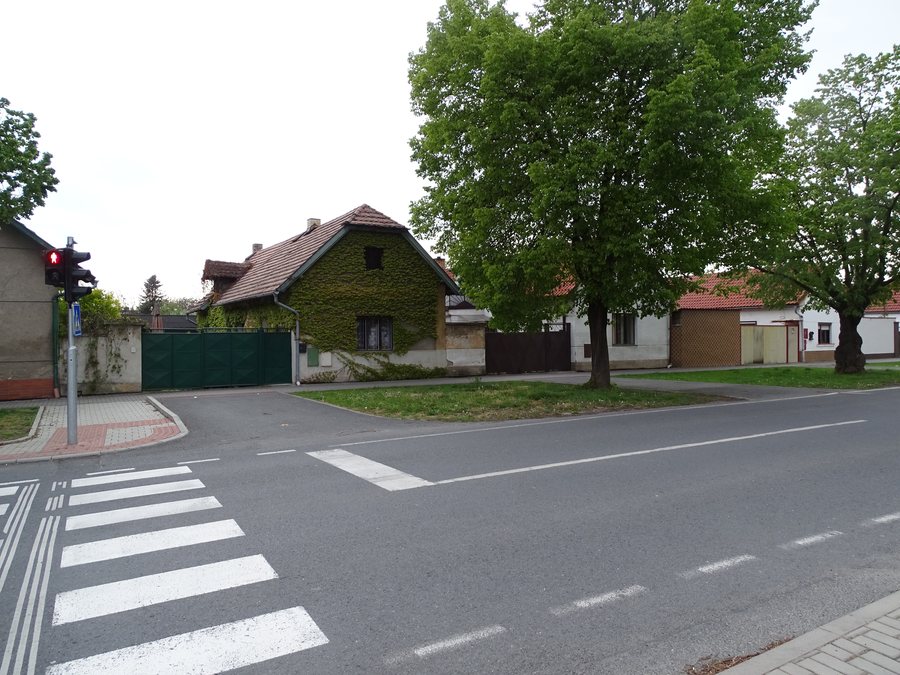 File:Nové Jirny, Hlavní čp. 42 a 41.jpg