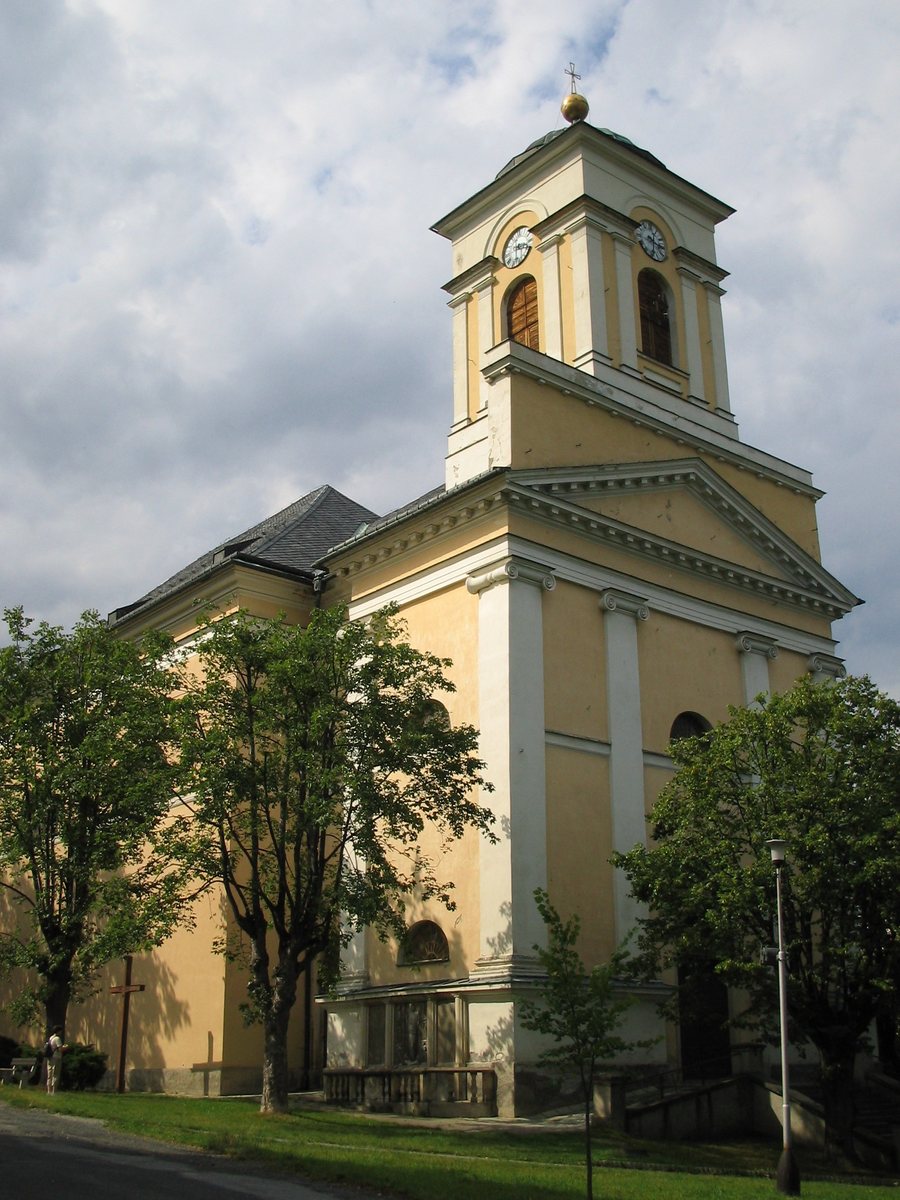 File:Vrbno pod Pradedem kostel.jpg