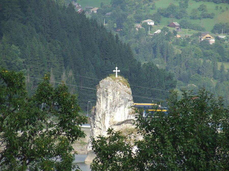 File:Poiana Teiului, Romania - panoramio.jpg