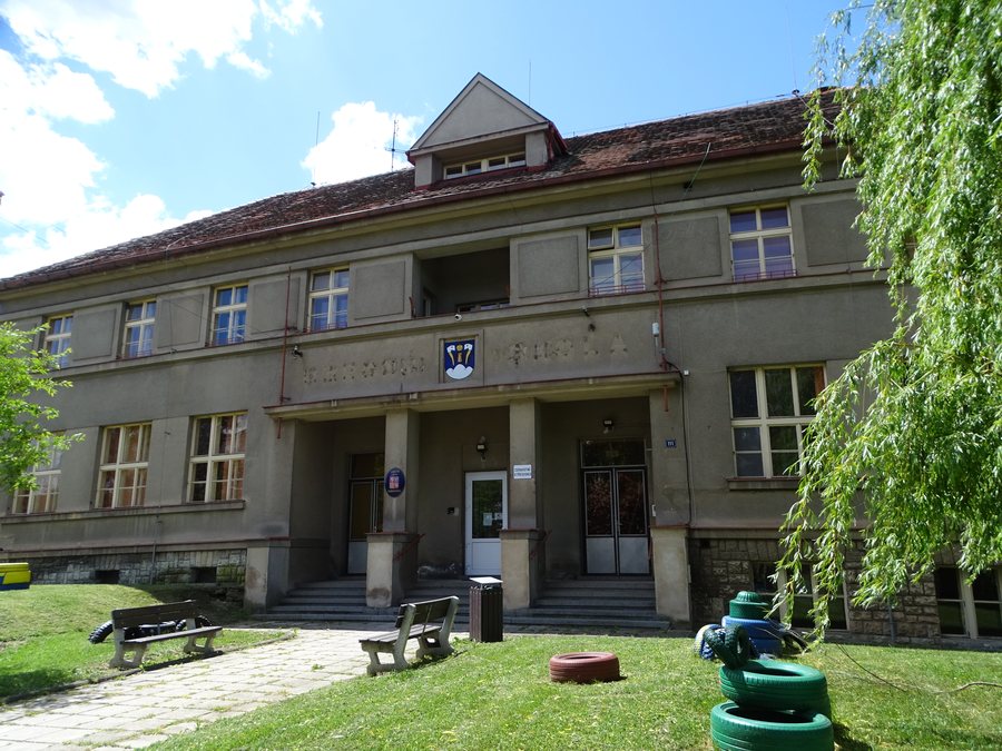 File:Hořovičky čp. 111, obecní úřad (01).jpg
