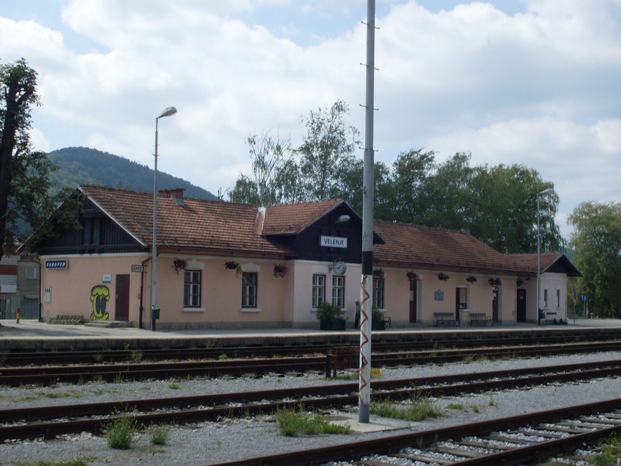 File:Velenje-train station-summer2010.jpg