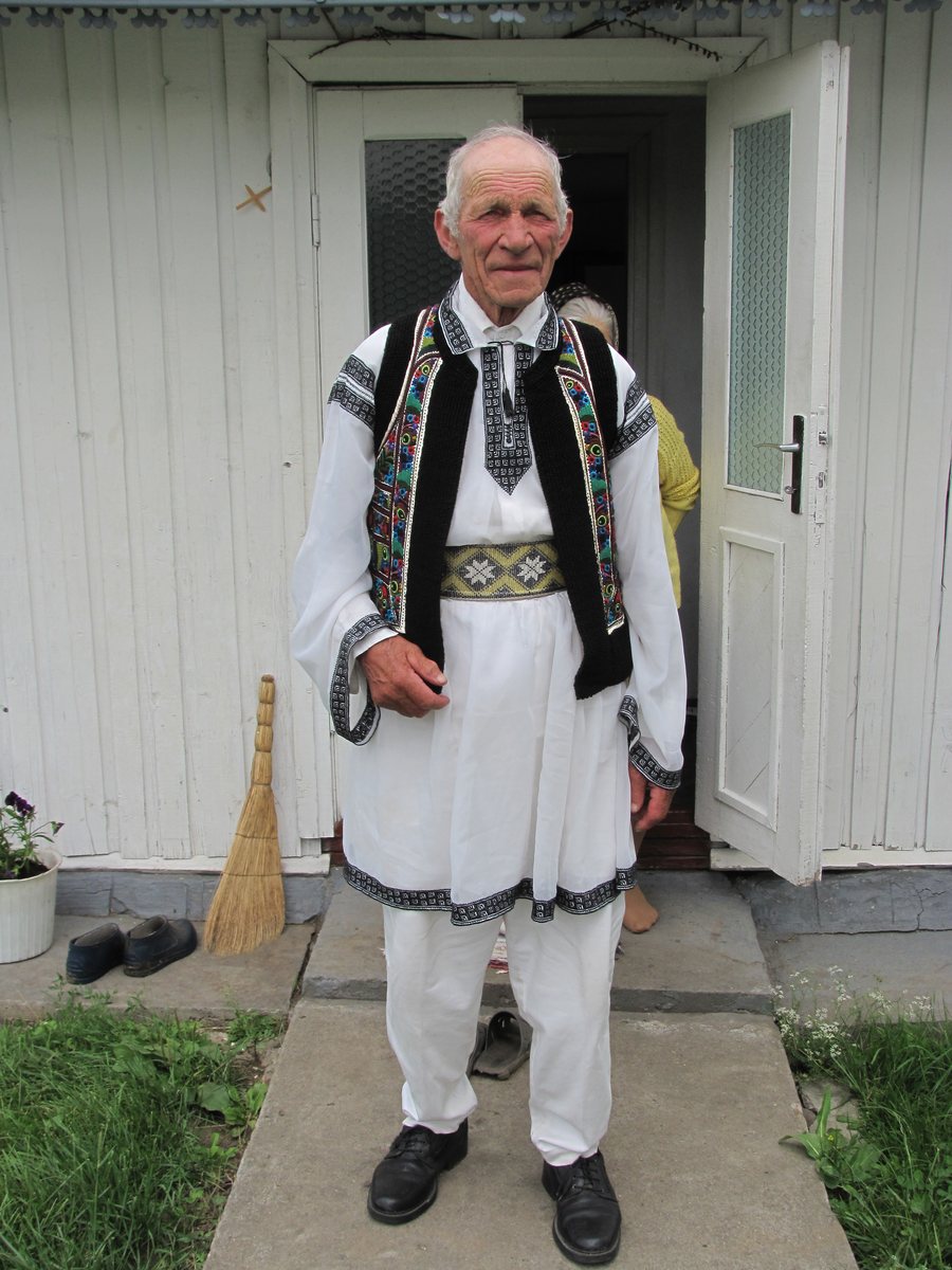 File:Mos Ion Moraru- Saru Dornei, jud. Suceava (3875581142).jpg