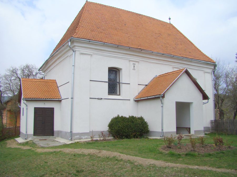 File:Biserica reformata din Paltinis.jpg