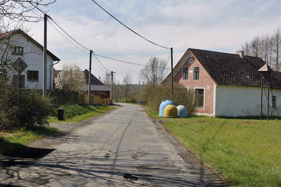 File:Mrákov, Nový Klíčov, north part II.jpg