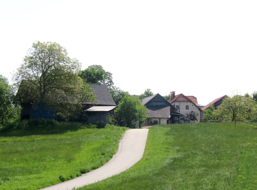 File:Osredek Zagorje ob Savi Slovenia - Srednji Osredek.jpg