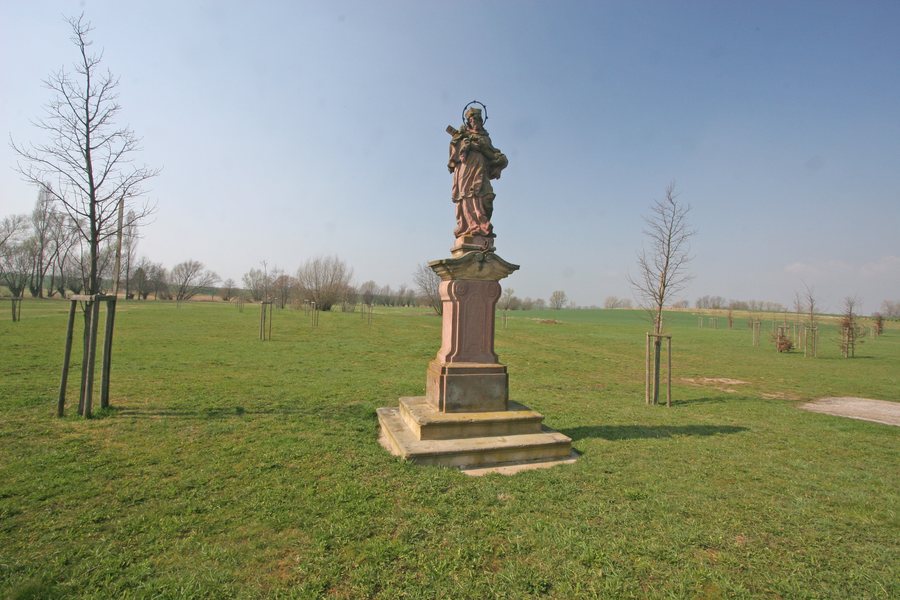 File:Socha sv. Jana Nepomuckého (Vitiněves).JPG