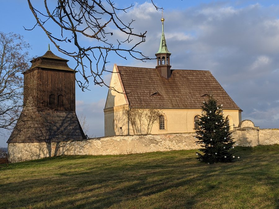 File:Želenice (u Slaného) - kostel sv. Jakuba Většího (1).jpg