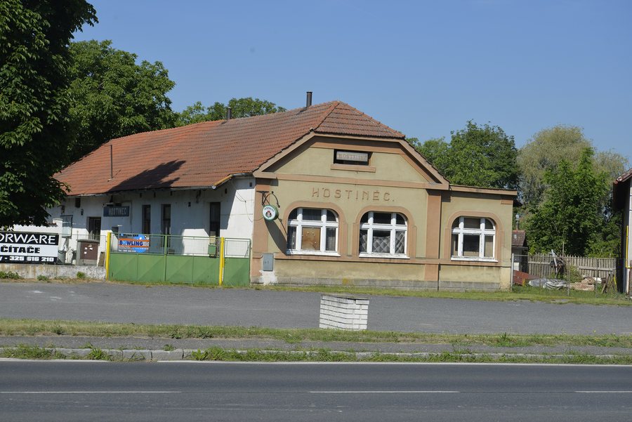 File:Kovanice, Chvalovice 02.JPG