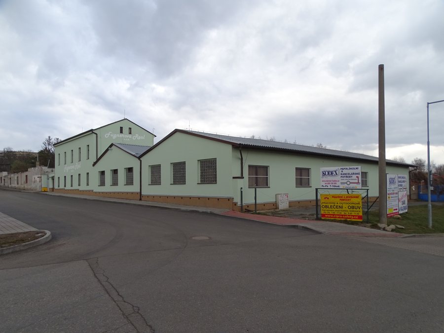 File:Hořovice, Fügnerova, továrna.jpg