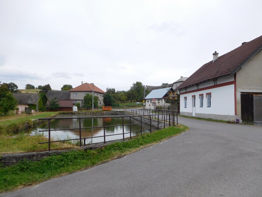 File:Michov naves.jpg