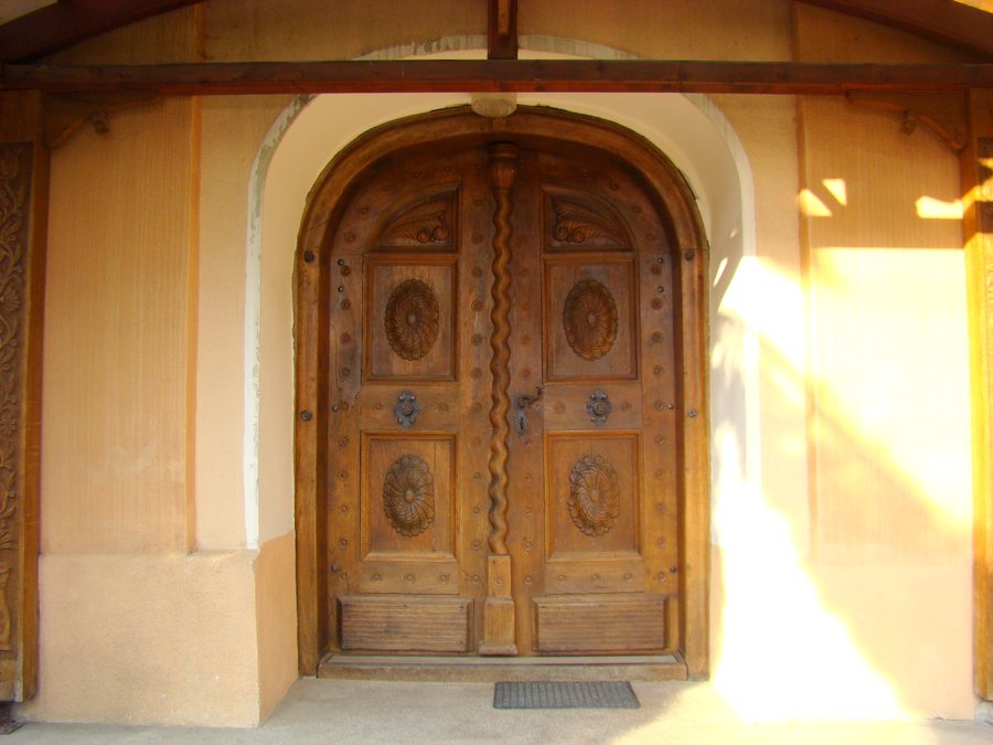 File:Biserica romano-catolică din Eremitu (13).jpg