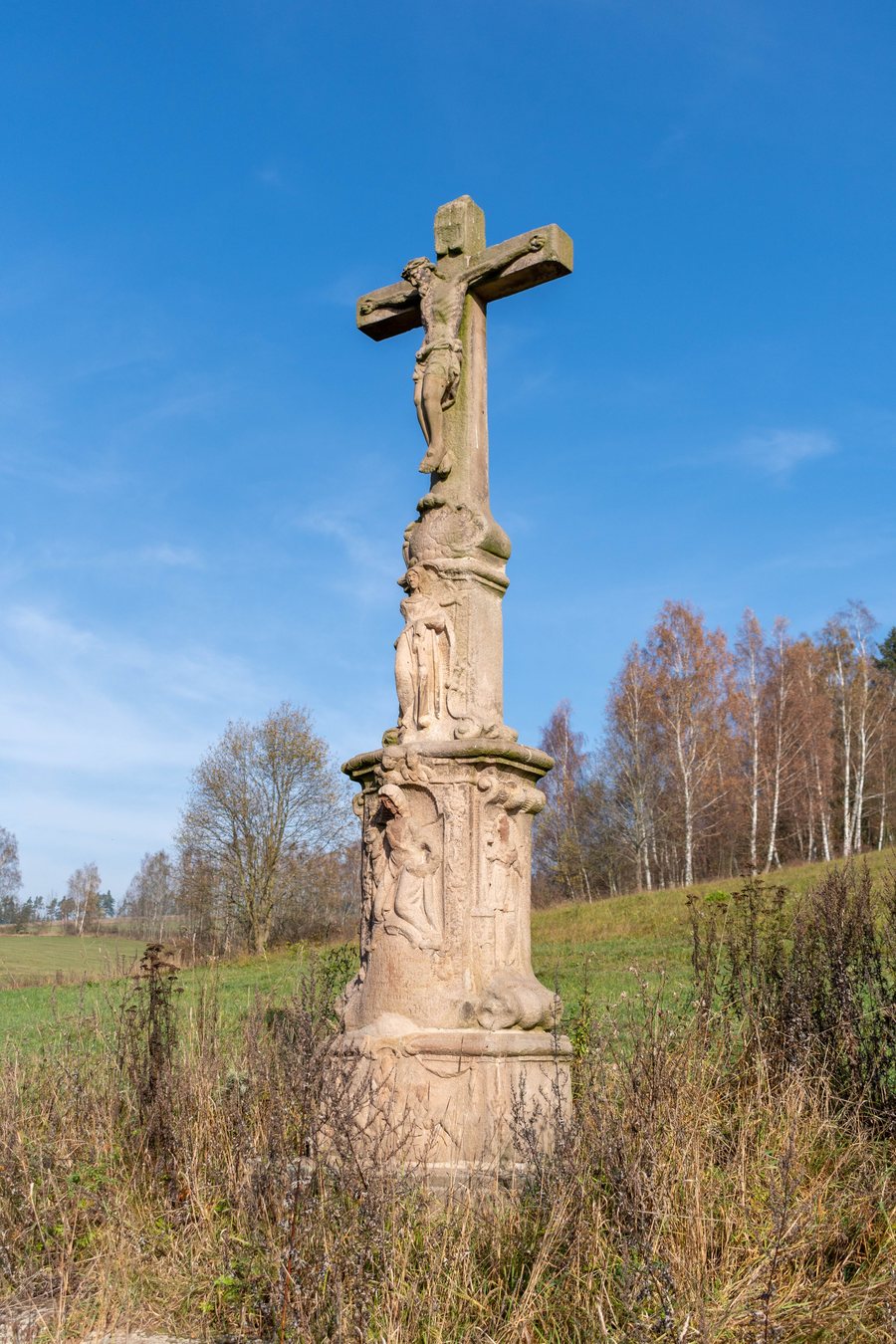File:Hynčice, kříž za železniční zastávkou 01.jpg
