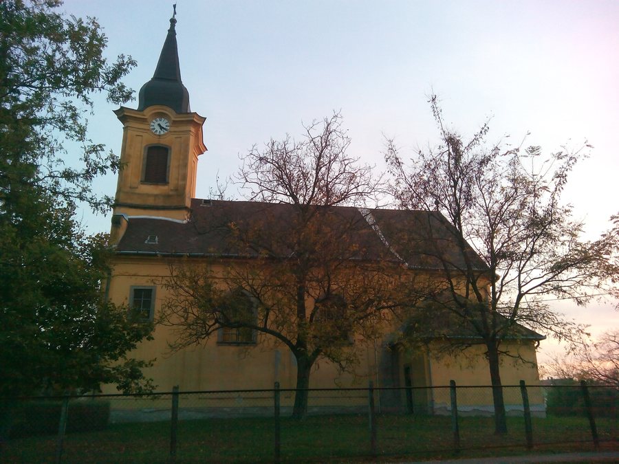 File:Dormánd katolikus templom.jpg