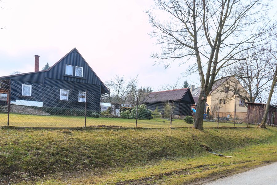 File:Ctětín chata.jpg