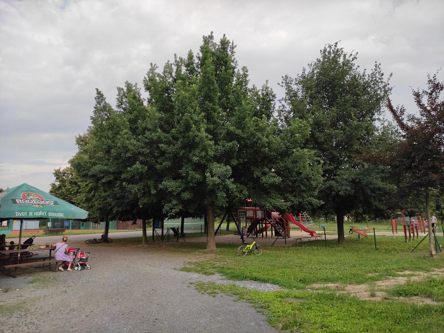 File:Hřiště, Štarnov, okres Olomouc.jpg