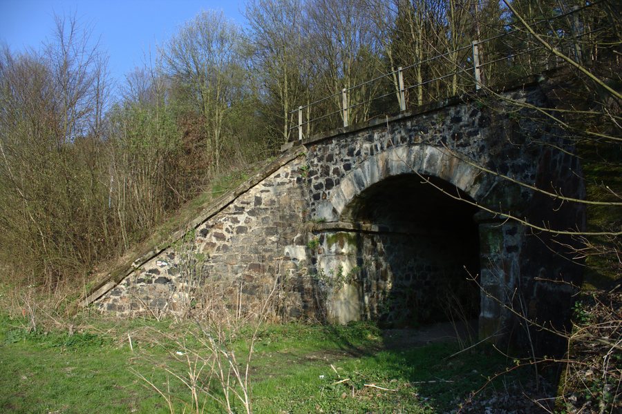 File:Otvovice, podjezd.jpg