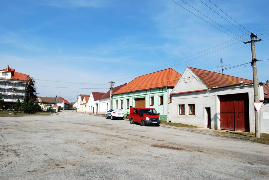 File:Ponědraž (2).JPG