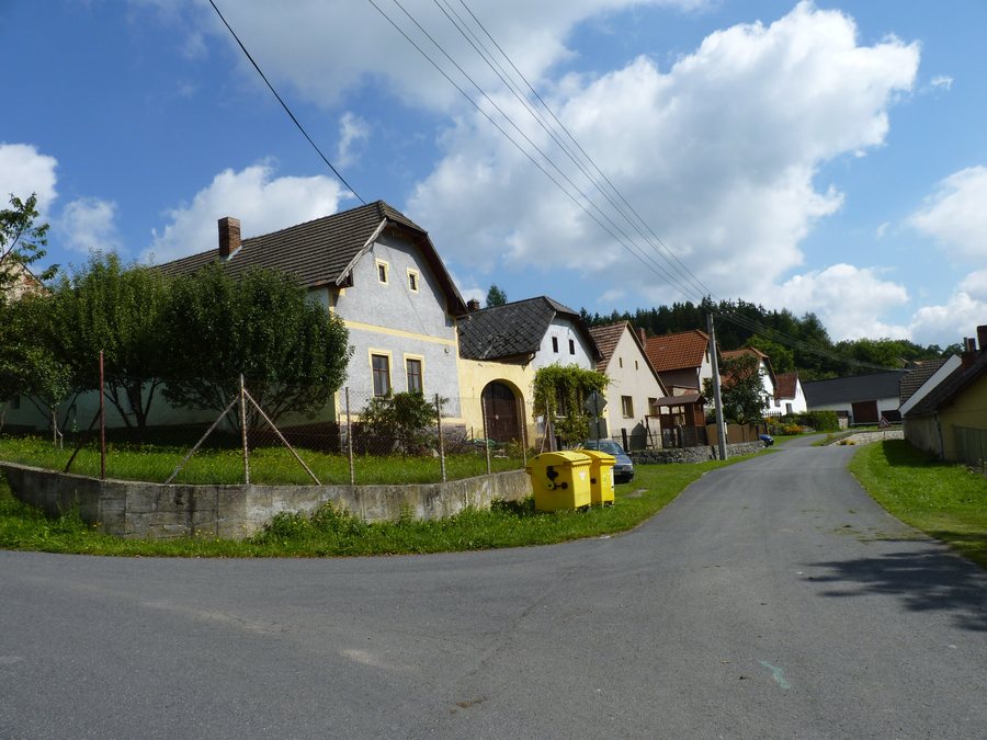 File:Hoslovice (2).JPG