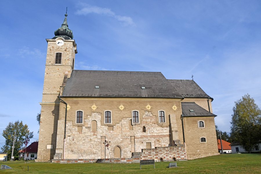 File:Feldebrő, római katólikus templom 2023 04.jpg