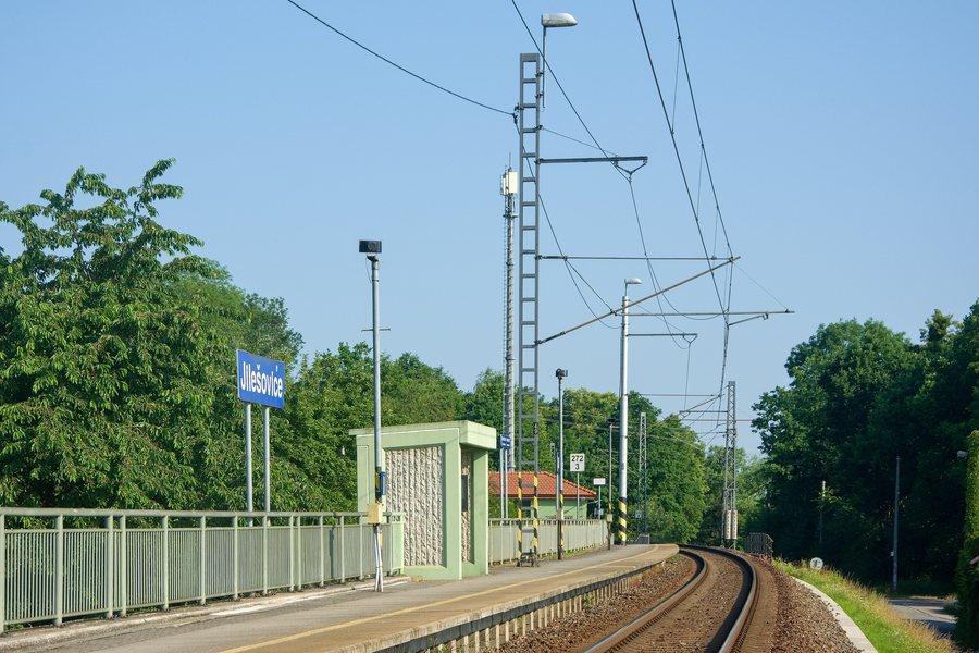 File:Jilesovice.jpg