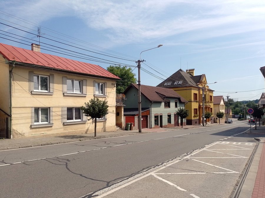File:Ostrava, Stará Bělá, Junácká ulice.jpg