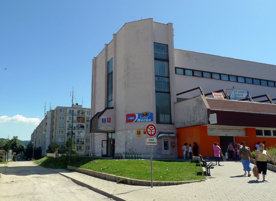 File:Spisska Bela nakupak.JPG