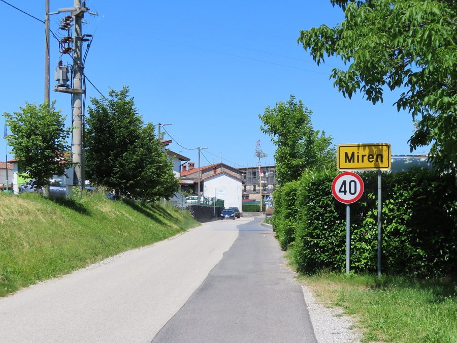 File:Miren Slovenia.jpg