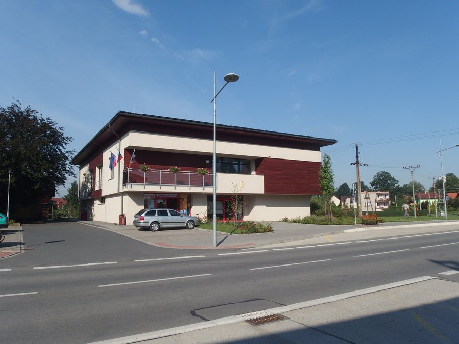 File:Jeseník nad Odrou, OÚ.JPG