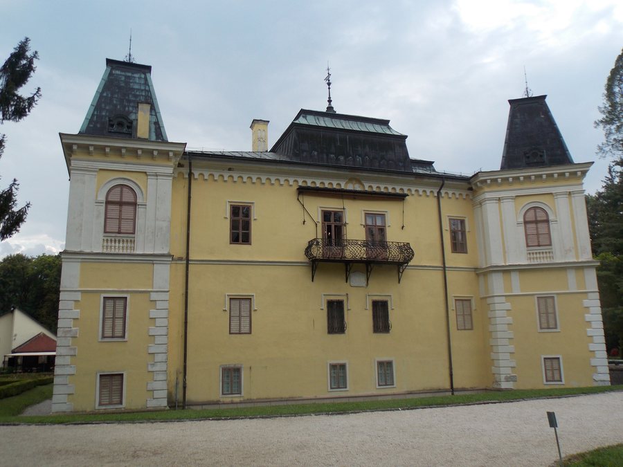 File:Betliar, Slovakia.jpg
