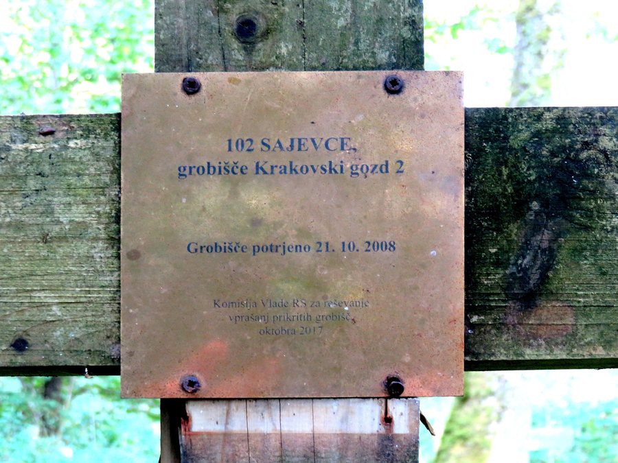 File:Kostanjevica na Krki Slovenia - mass grave 1.jpg
