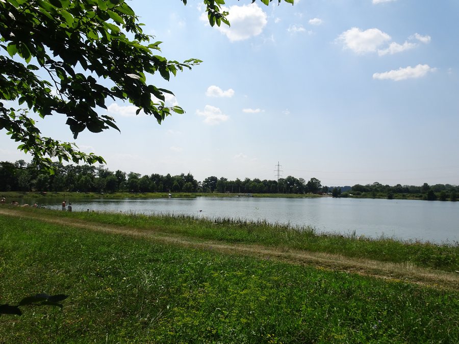 File:Osek nad Bečvou, rybník Jadran (1).jpg
