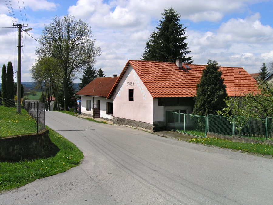 File:Rodinov, middle part.jpg