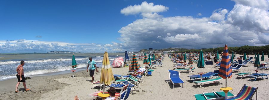 File:Golem Albania 2016 Durres.jpg