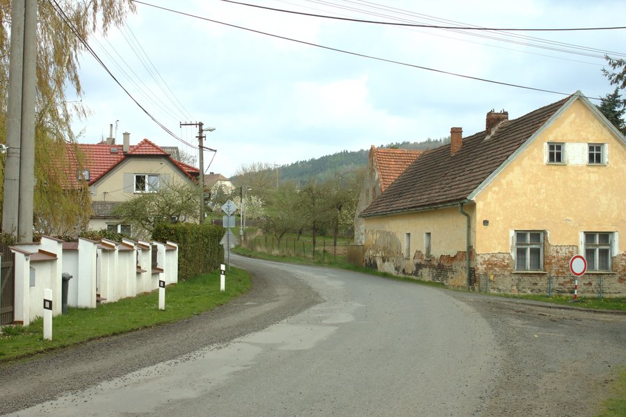 File:Chocomyšl, domy II.jpg
