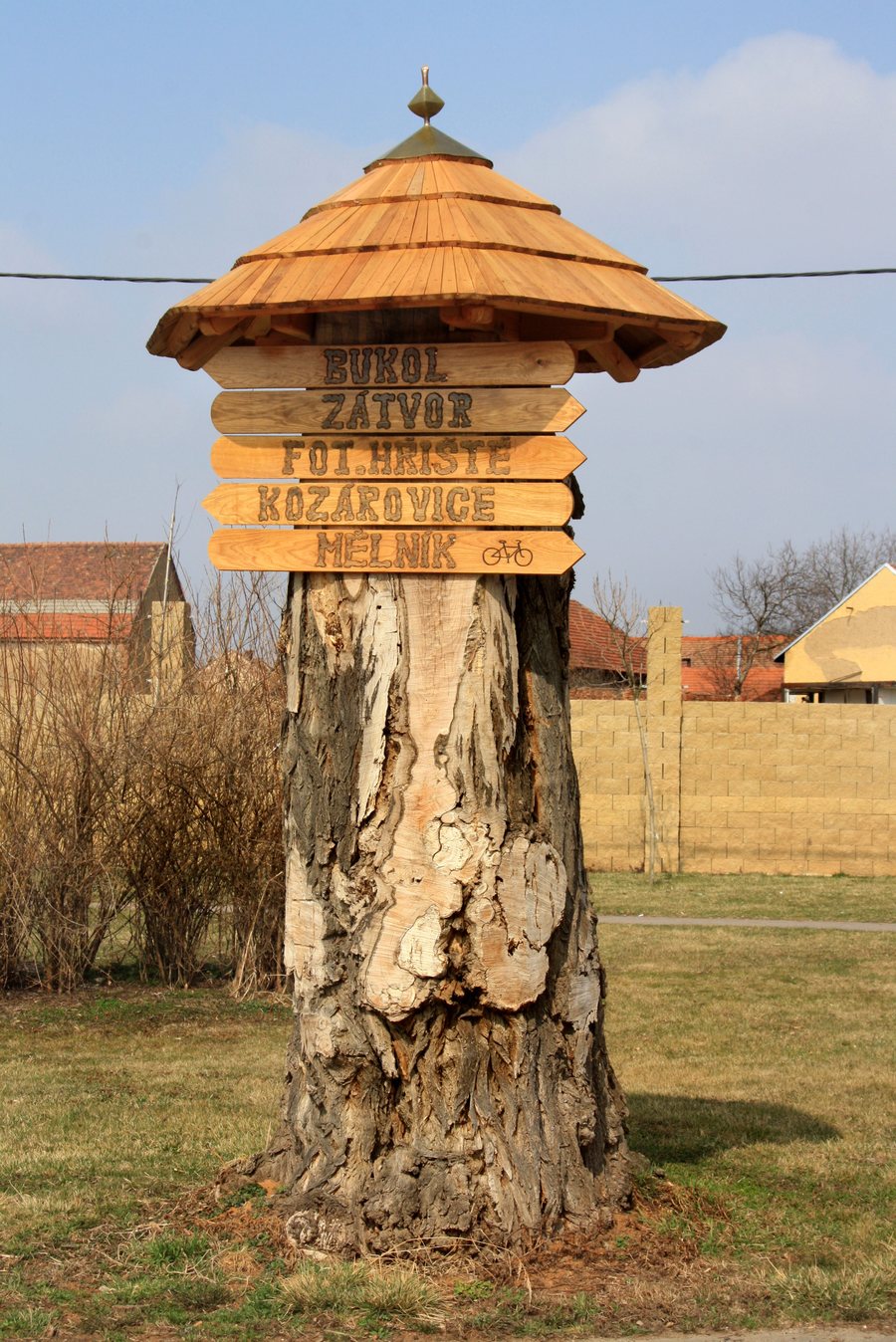 File:Zálezlice, signpost.jpg