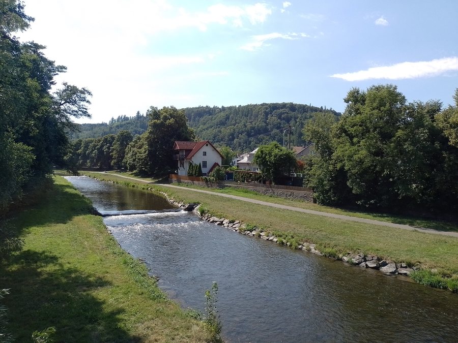 File:Hradec nad Moravicí, řeka Moravice.jpg