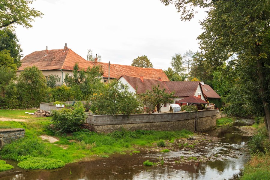 File:Jenišovice - Novohradka.jpg