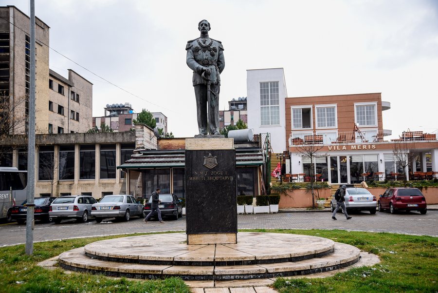 File:Monument of Zog I of Albania in Burrel 02.jpg